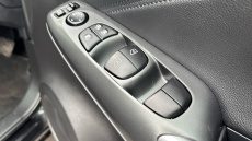 Nissan Juke 1.0 DiG-T N-Connecta 5dr DCT Petrol Hatchback